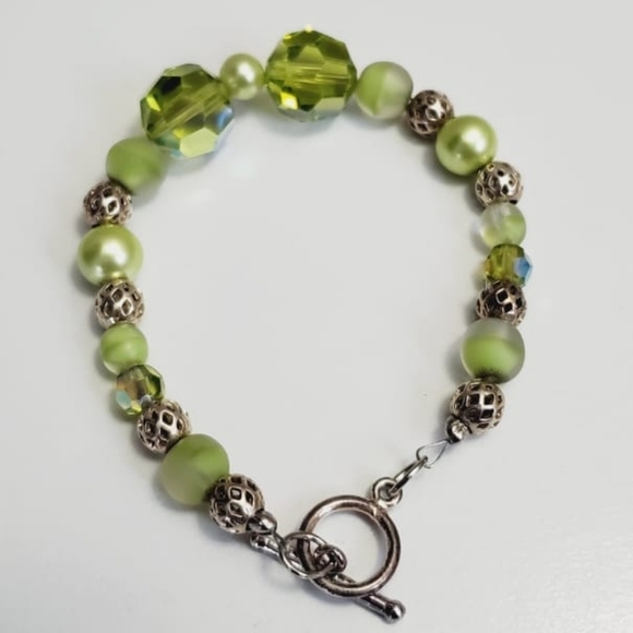Green Bead Bracelet. 🌴 - Picture 3 of 7
